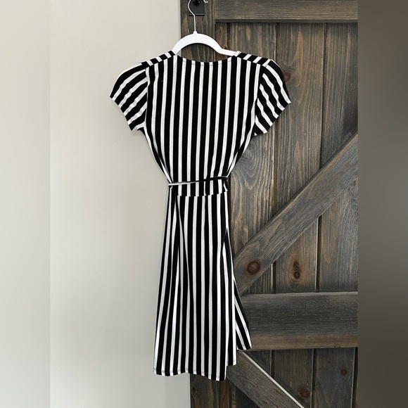 Poof New York Black White Striped Short Sleeve Tie Waist Faux Wrap Dress - Picture 2 of 3